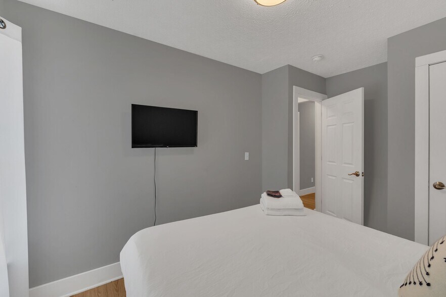 More Photos Of 901 21st Ave N, Nashville Multifamily For Sale