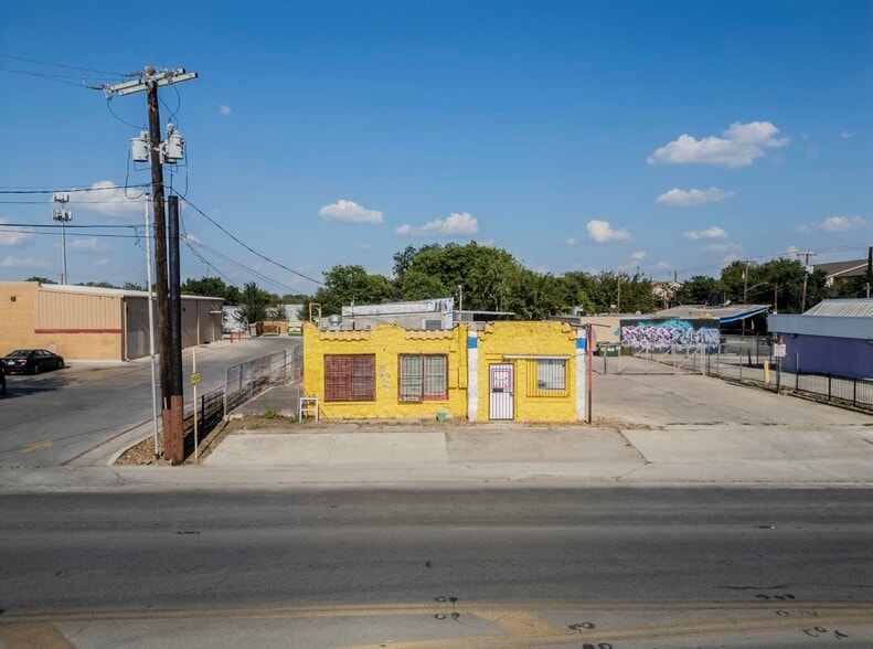 More Photos Of , San Antonio General Retail For Sale