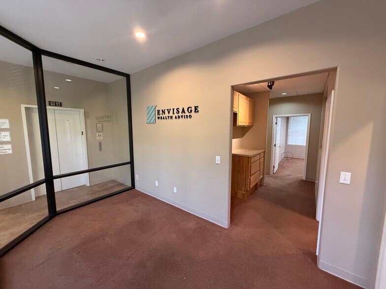 More Photos Of 1029 Monarch St, Lexington Office For Lease