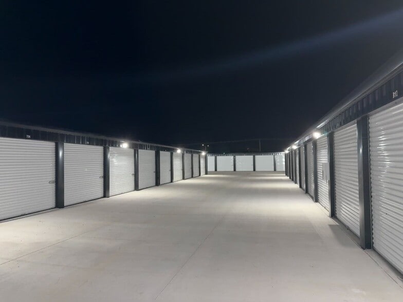 More Photos Of 1308 Adair Ct SW, Cedar Rapids Self Storage For Sale