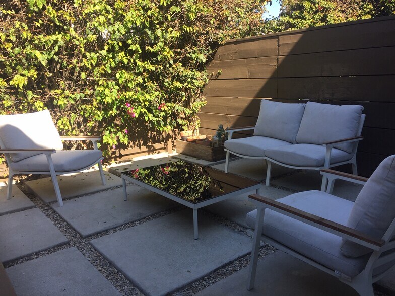 More Photos Of 534 Broadway St, Venice Apartments For Sale