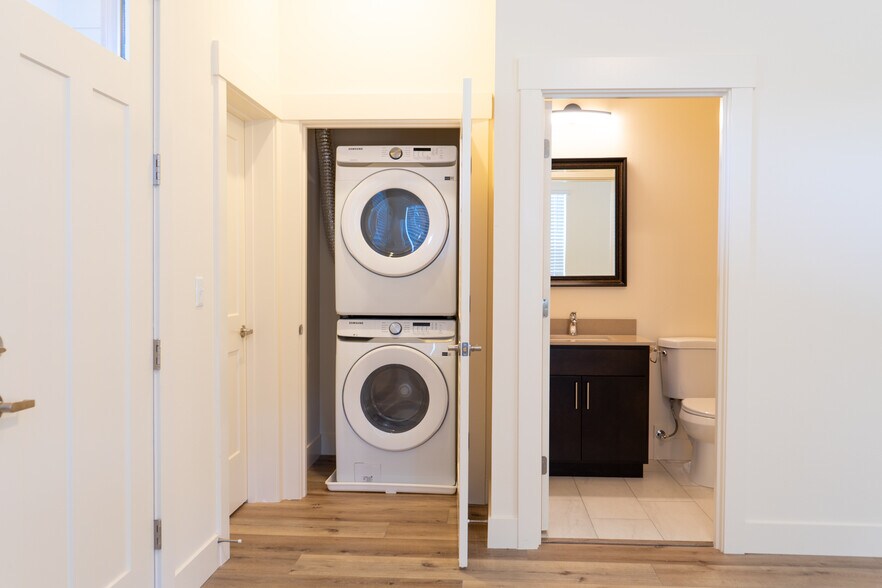More Photos Of 327 S Idaho St, Portland Multifamily For Sale