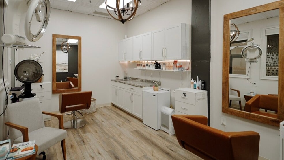 More Photos Of 795 Powder Springs St SW, Marietta Unknown For Lease