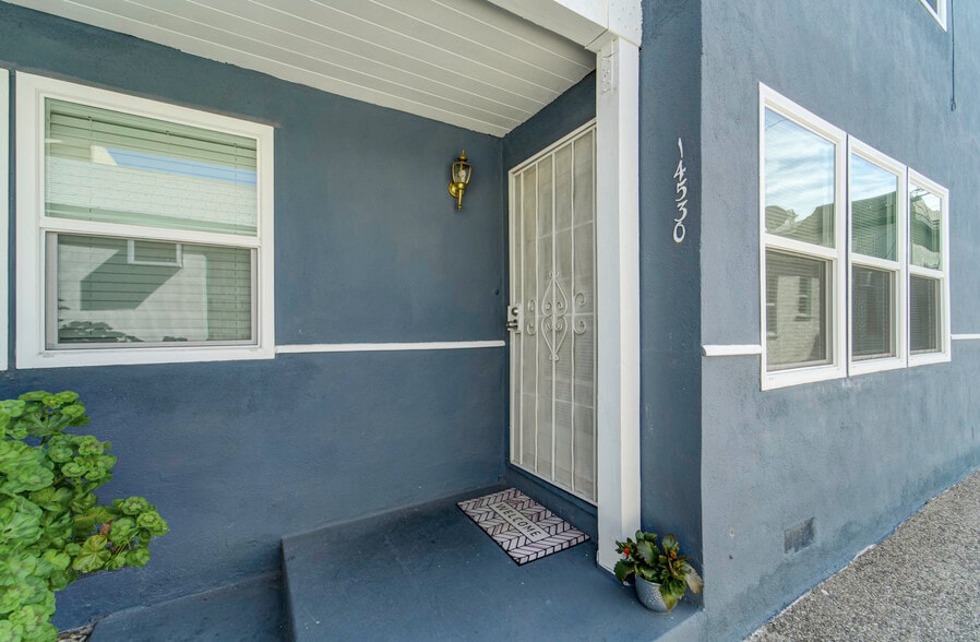 More Photos Of 14524-14530 Dickens St, Sherman Oaks Apartments For Sale