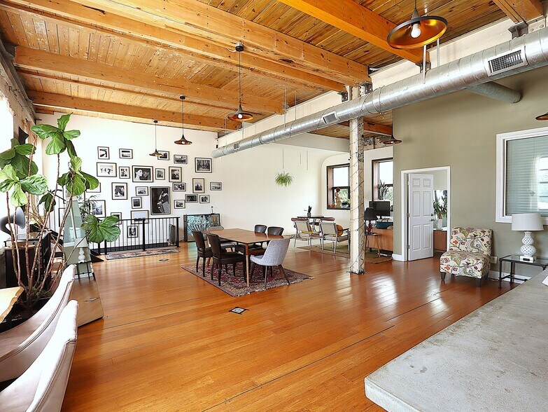 More Photos Of 2831 E Grand Blvd, Detroit Warehouse For Sale