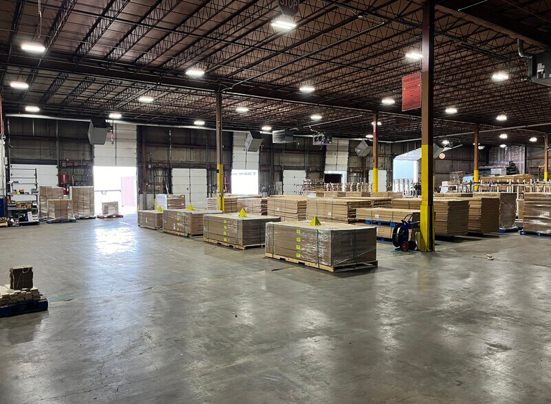 More Photos Of 480 E Lincoln Hwy, Chicago Heights Distribution For Sale