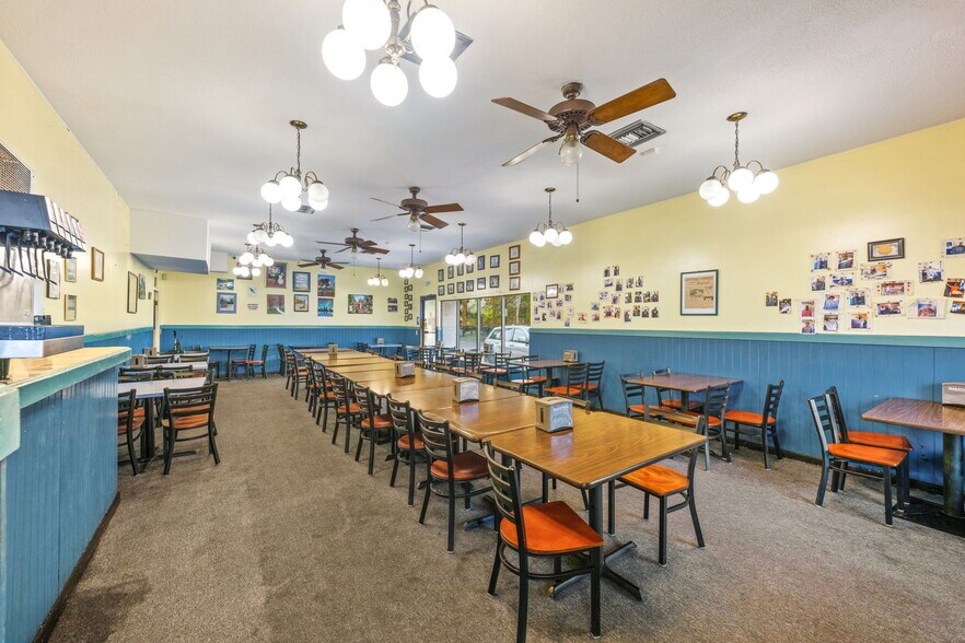 More Photos Of 6512-6514 Norwood Ave, Jacksonville Restaurant For Sale