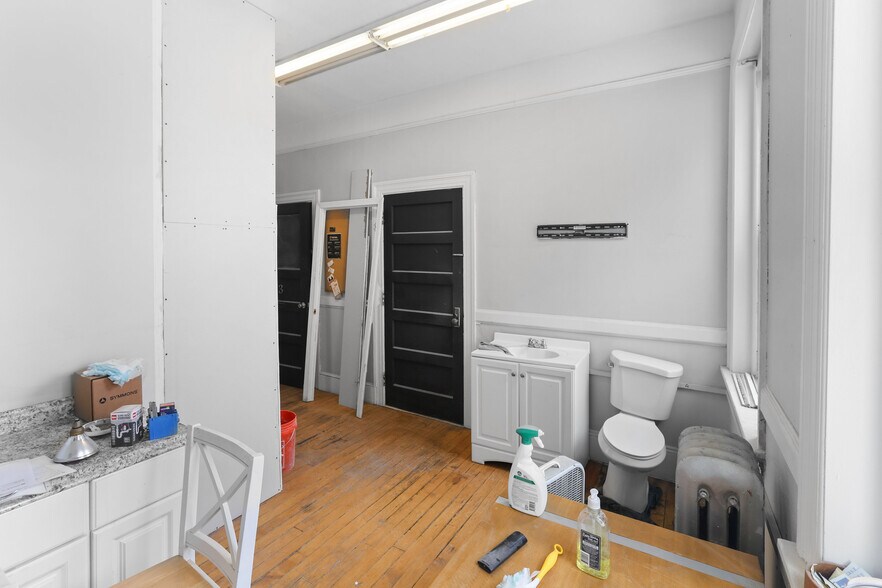 More Photos Of 31-33 Summer St, Pawtucket General Retail For Sale