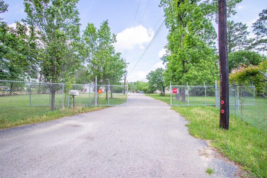 Primary Photo Of 805 Hilbig Rd, Conroe Industrial For Sale