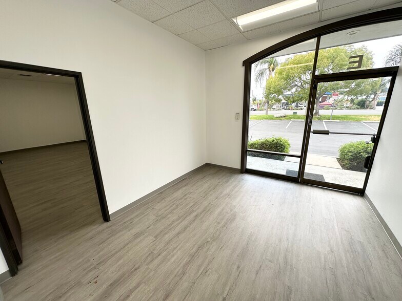 More Photos Of 2700 S Main St, Santa Ana Light Manufacturing For Lease