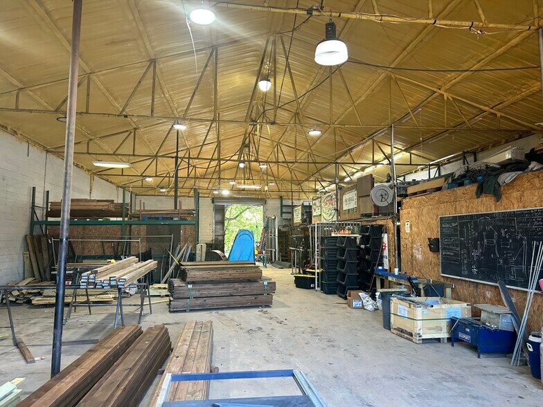 More Photos Of 359 Dodd St, Nash Warehouse For Lease