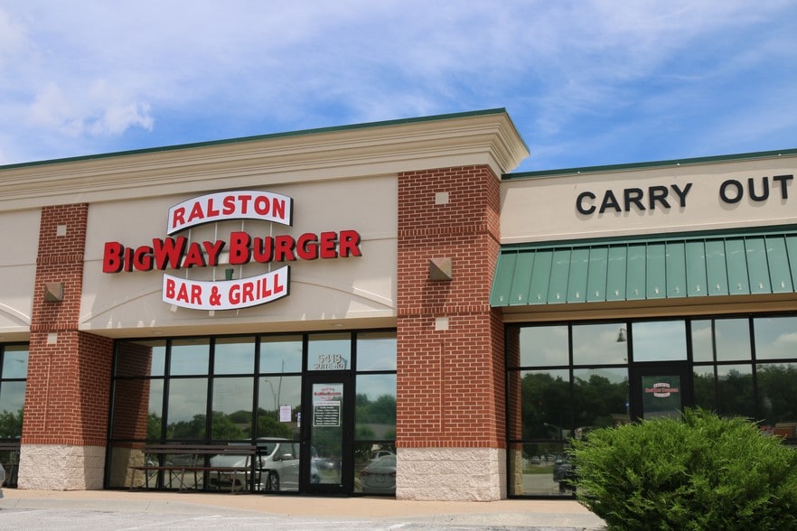 More Photos Of 5413 S 72nd St, Omaha General Retail For Lease