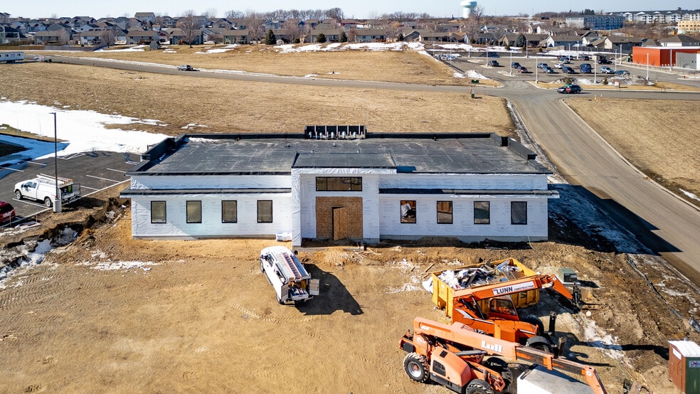 More Photos Of 3671 Sarah Pl NW, Rochester Office For Lease