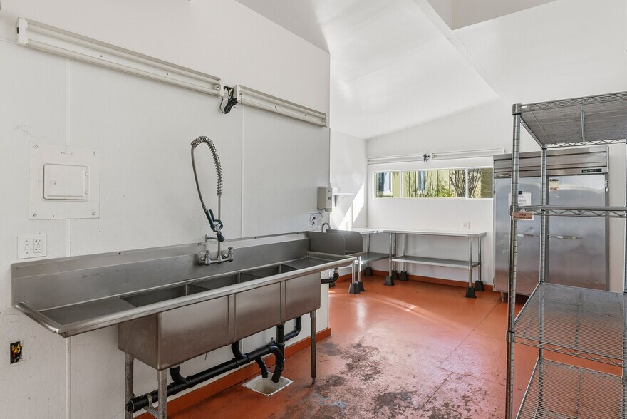 More Photos Of 5186 Gravenstein Hwy S, Sebastopol Restaurant For Sale