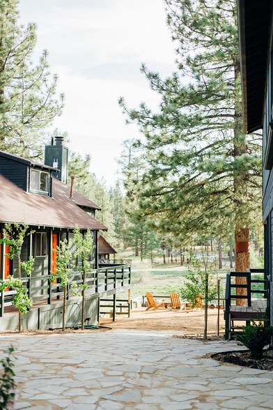 More Photos Of 214 Lagunita Ln, Big Bear Lake Hotel For Sale