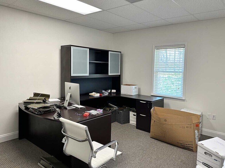 More Photos Of 1120 By Pass Rd, Vinton Medical For Sale