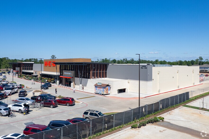 More Photos Of SEC of Woodland Hills Dr @ Madera Run Parkway, Atascocita Unknown For Lease