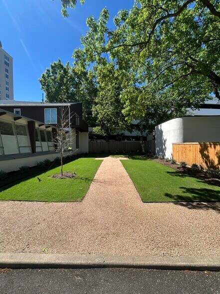 More Photos Of 4916 Kelvin Dr, Houston Coworking Space