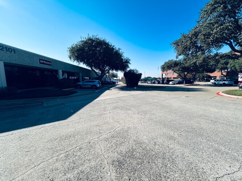 More Photos Of 2101 Midway Rd, Carrollton Light Manufacturing For Lease