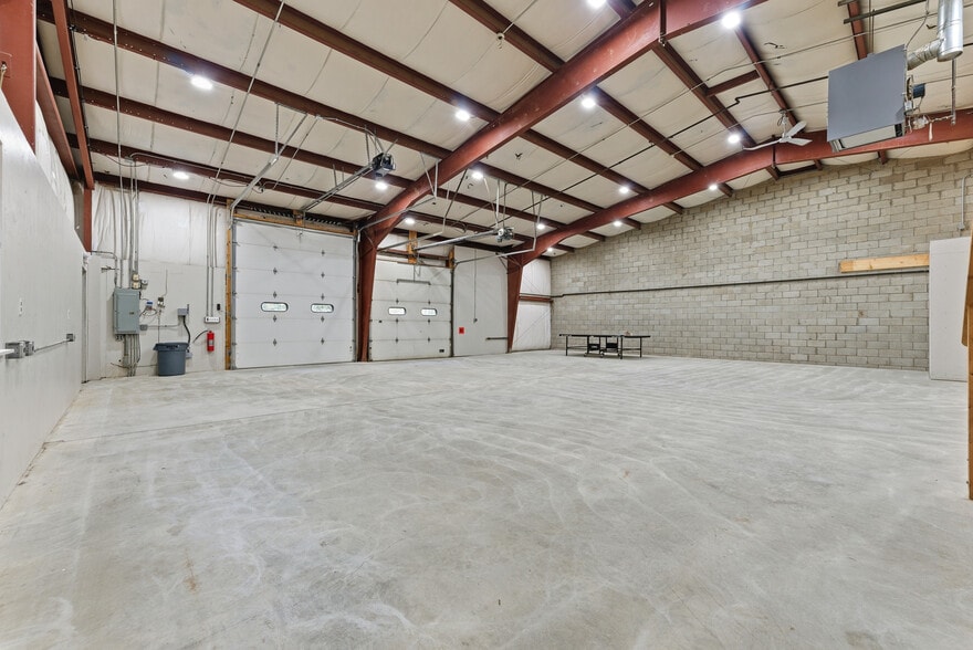 More Photos Of 54 Whately Rd, So Deerfield Light Manufacturing For Sale