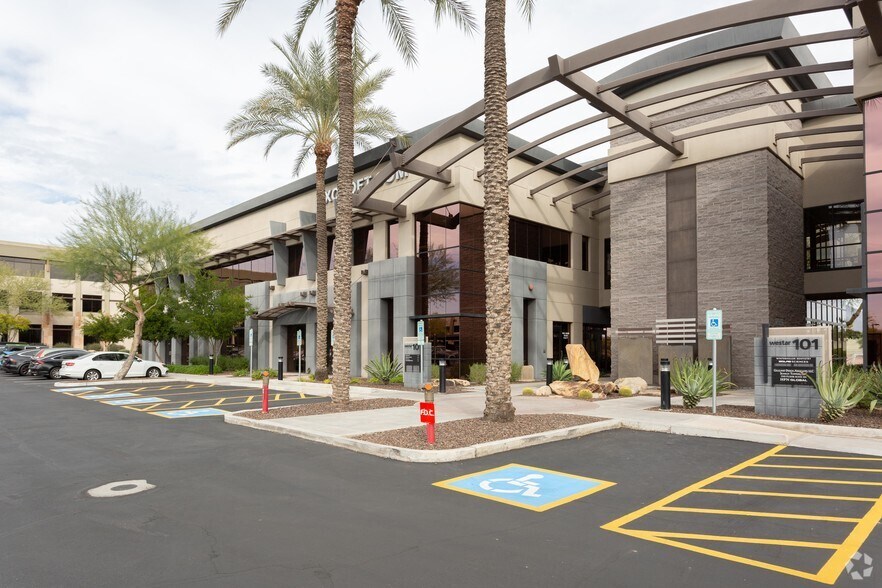 More Photos Of 13835 N Northsight Blvd, Scottsdale Office For Sale
