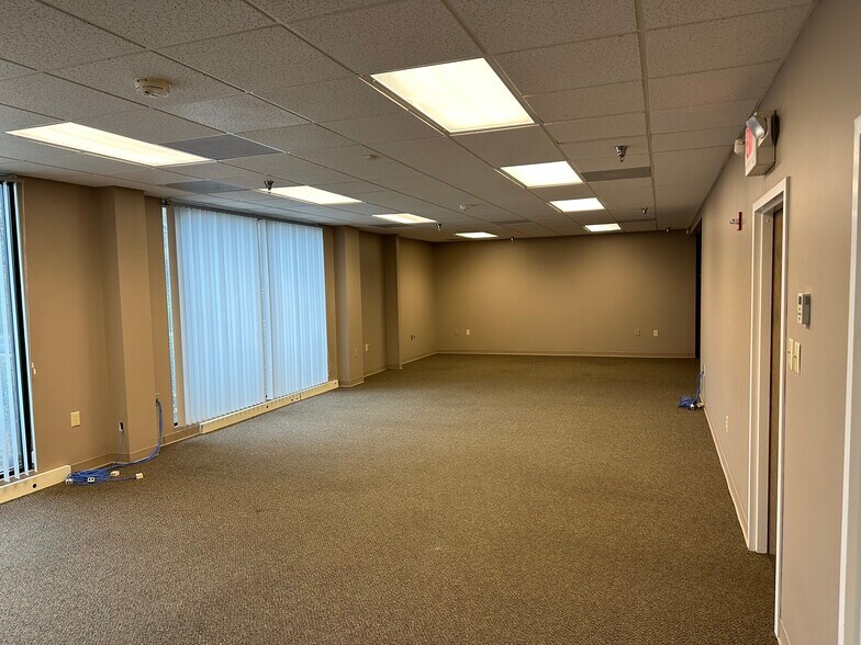 More Photos Of 2425 Wall St, Conyers Medical For Lease