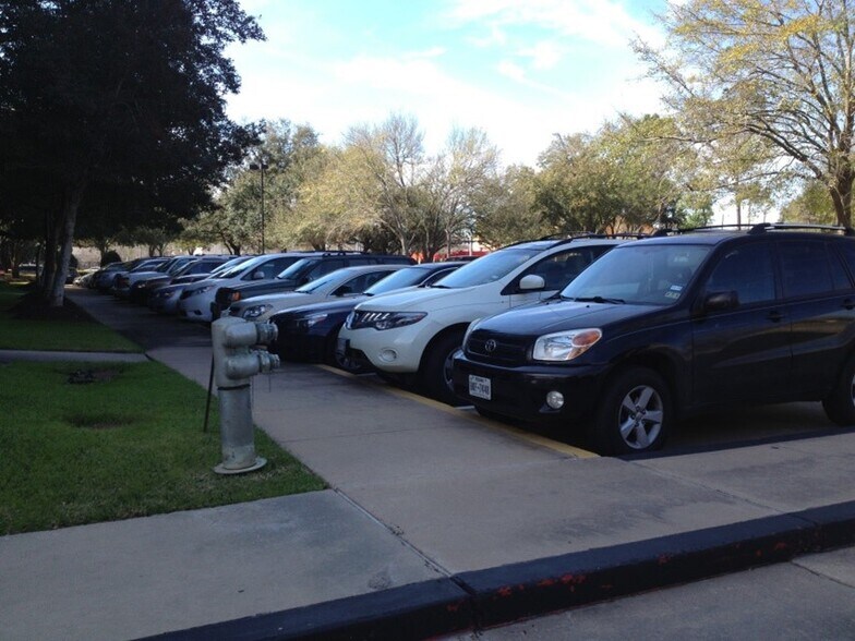 More Photos Of 2901 Wilcrest Dr, Houston Office For Lease