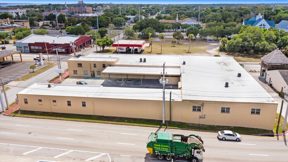 More Photos Of 117-137 Hughlett Ave, Cocoa General Retail For Sale