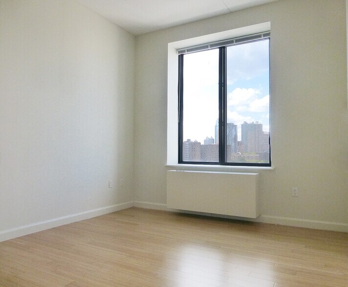 More Photos Of 8 Vanderbilt Ave, Brooklyn Apartments For Lease
