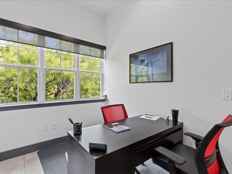 More Photos Of 1193 W John Carpenter Fwy, Irving Medical For Lease