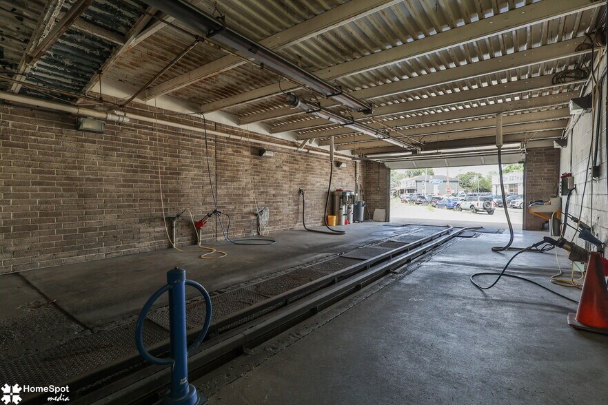 More Photos Of 2133 W Union Blvd, Bethlehem Freestanding For Lease