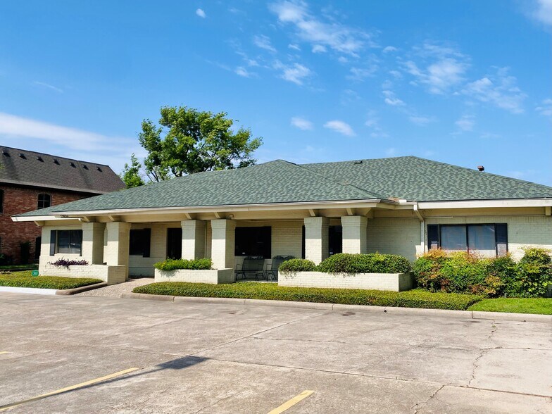 More Photos Of 12623 Jones Rd, Houston Medical For Sale