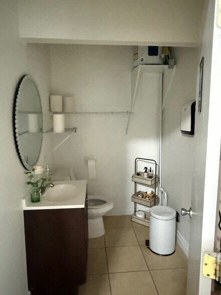 More Photos Of 3215-3217 S Macdill, Tampa Unknown For Lease