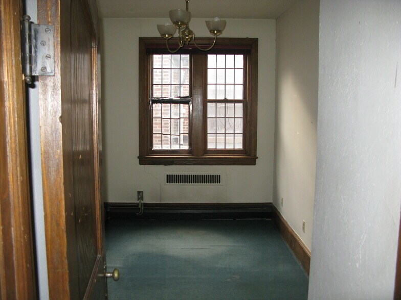 More Photos Of 226 W State St, Trenton Medical For Sale