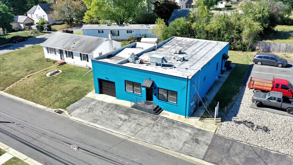 More Photos Of 2107 Harrison Ave, Wilmington Light Distribution For Sale