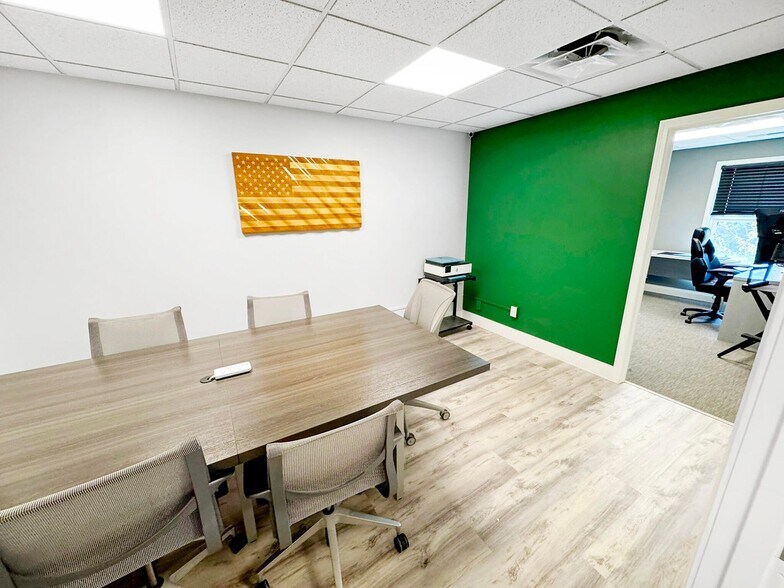 More Photos Of 225 Aberdeen Dr, Valparaiso Office For Sale