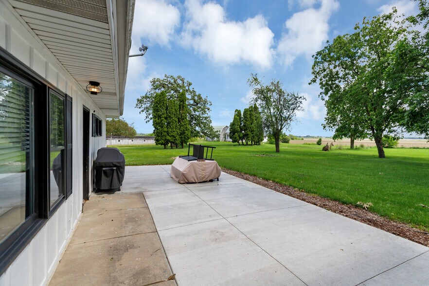 More Photos Of 41W597 US Highway 20, Hampshire Flex For Sale