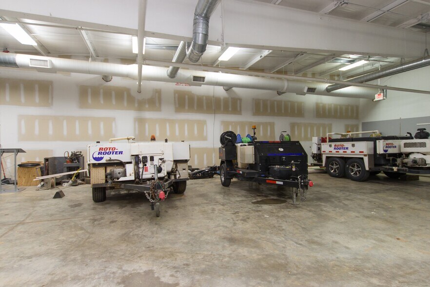 More Photos Of 1435 Paramount Dr, Huntsville Freestanding For Sale