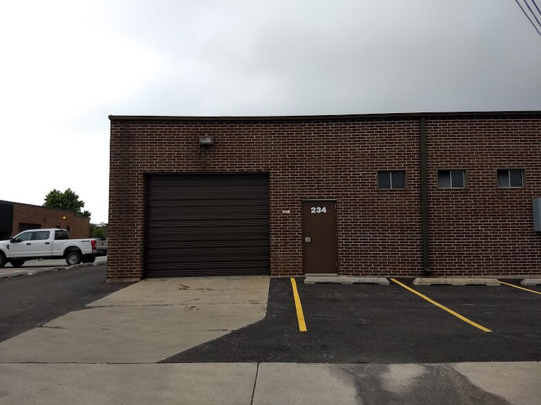 More Photos Of 230-234 James St, Bensenville Warehouse For Lease