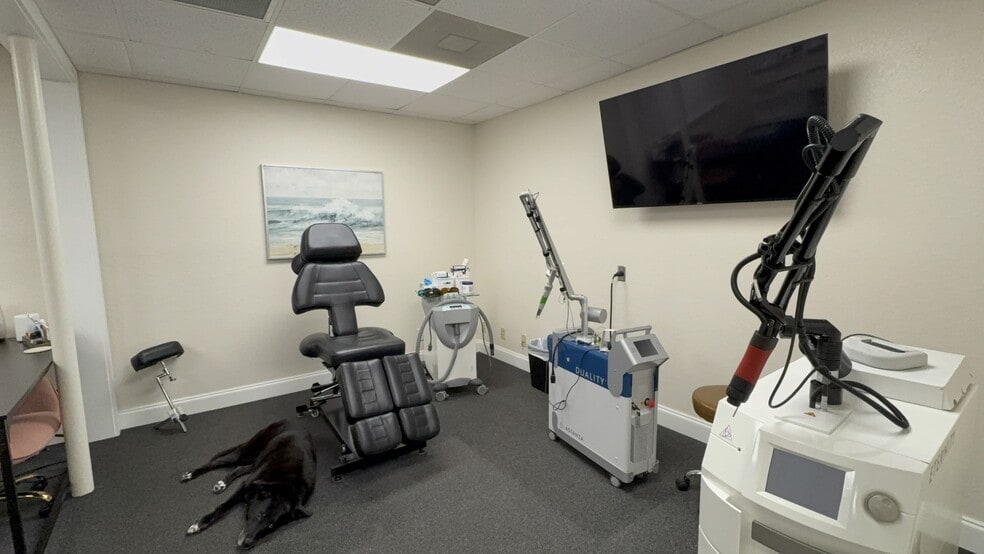 More Photos Of 1201 S Highland Ave, Clearwater Medical For Lease