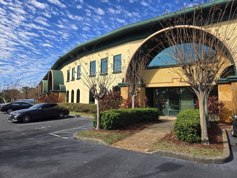 More Photos Of 6881 Kingspointe Pky, Orlando Flex For Lease