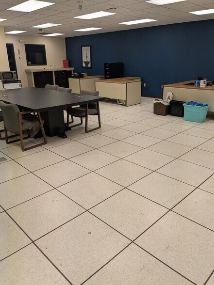 More Photos Of 2526 Bypass Rd, Elkhart Office For Lease