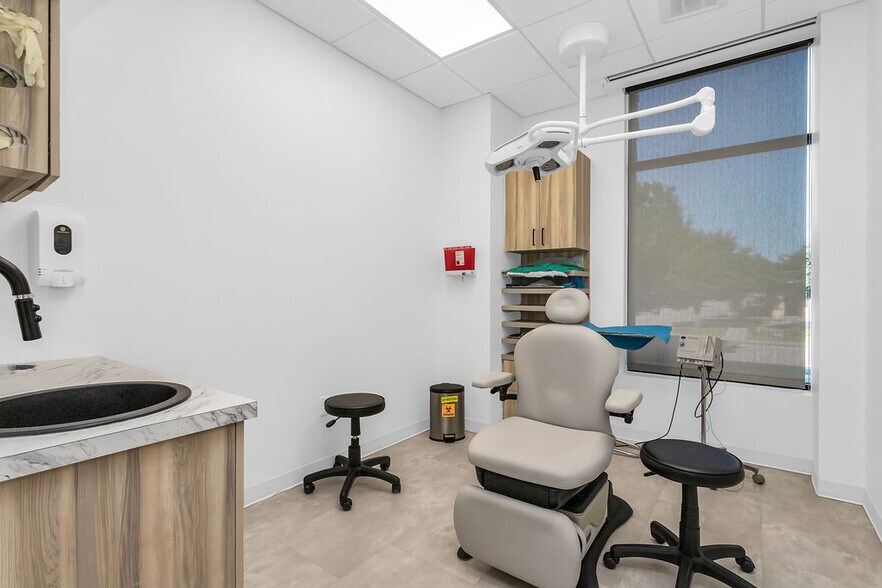 More Photos Of 5060 Tennyson Pky, Plano Medical For Sale