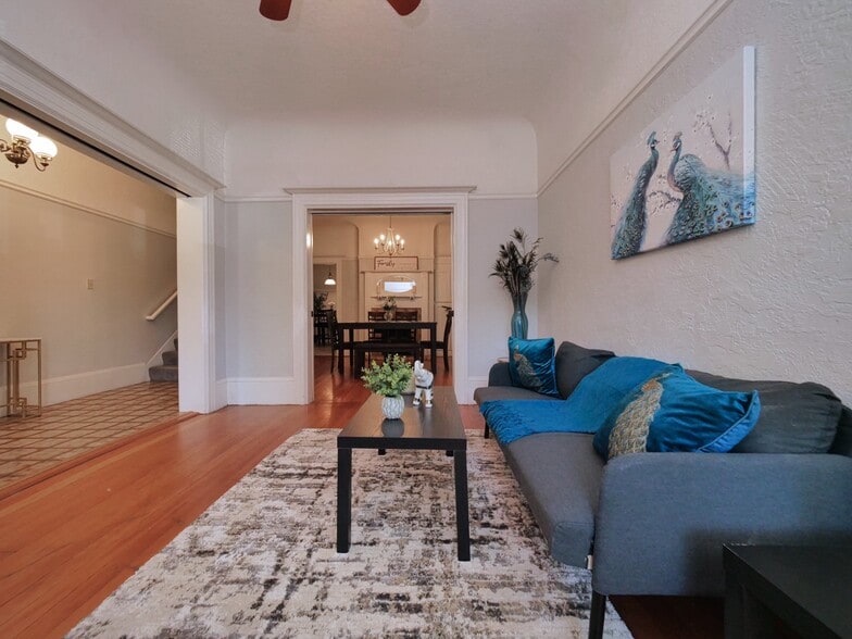 More Photos Of 1901-1903 H St, Sacramento Apartments For Sale