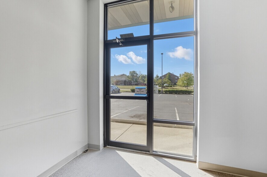 More Photos Of 1104-1124 Kemper Meadow Dr, Forest Park Storefront For Lease