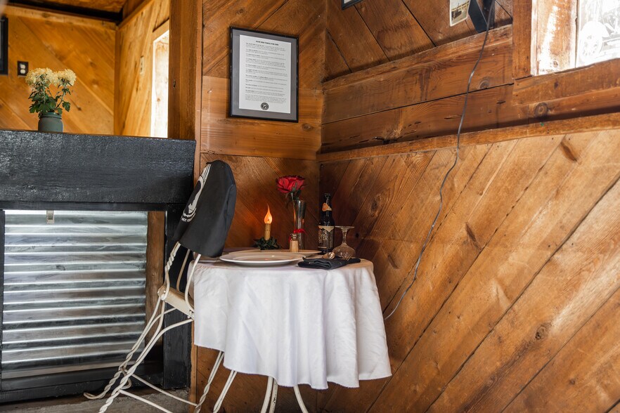 More Photos Of 309 Main, Juliaetta Bar For Sale