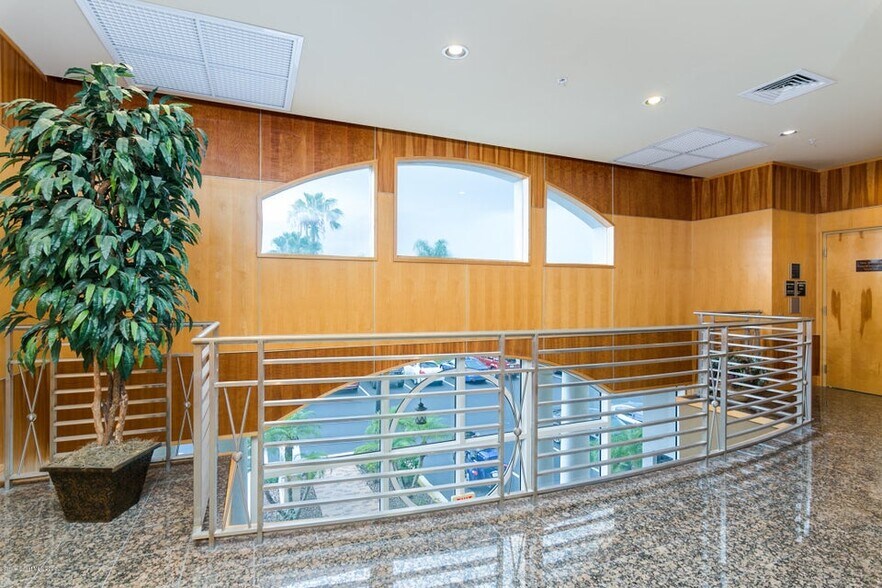 More Photos Of 7341 Office Park Pl, Melbourne Office Residential For Lease