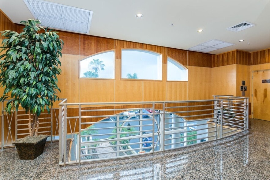 More Photos Of 7341 Office Park Pl, Melbourne Office Residential For Lease