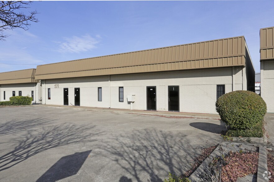 More Photos Of 4110 Cedar Lake Dr, Dallas Light Distribution For Lease