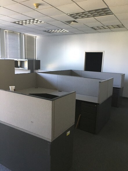 More Photos Of 1728-1730 Route 30, Clinton Warehouse For Lease